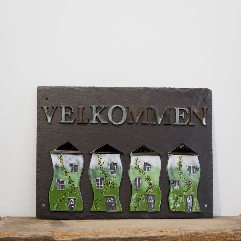 Stort Velkommenskilt med antikke bronzebogstaver - GRØN